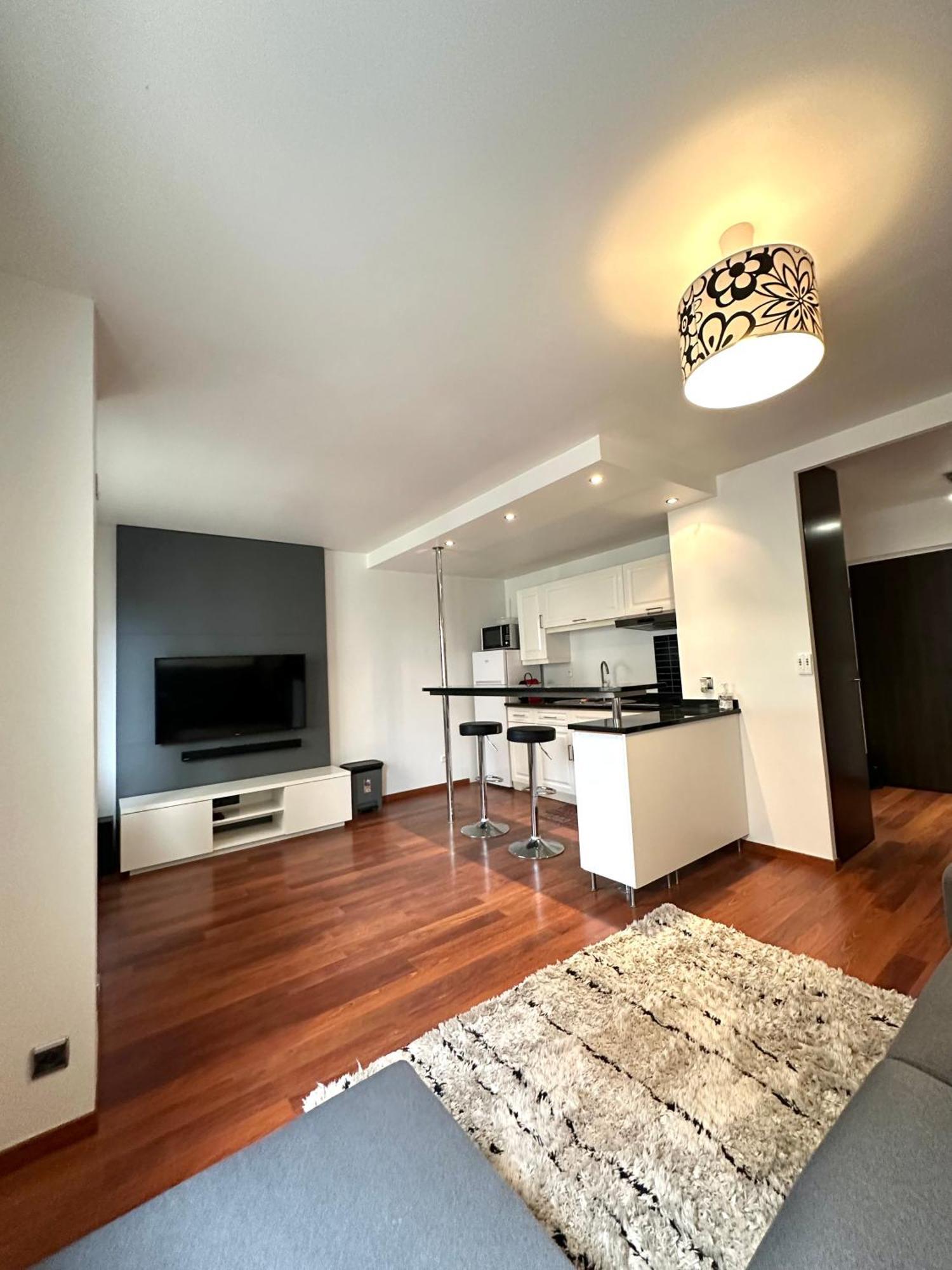 Garches L'Athos - Appartement Equipe - Entre Paris Et Versailles - Haut Debit מראה חיצוני תמונה
